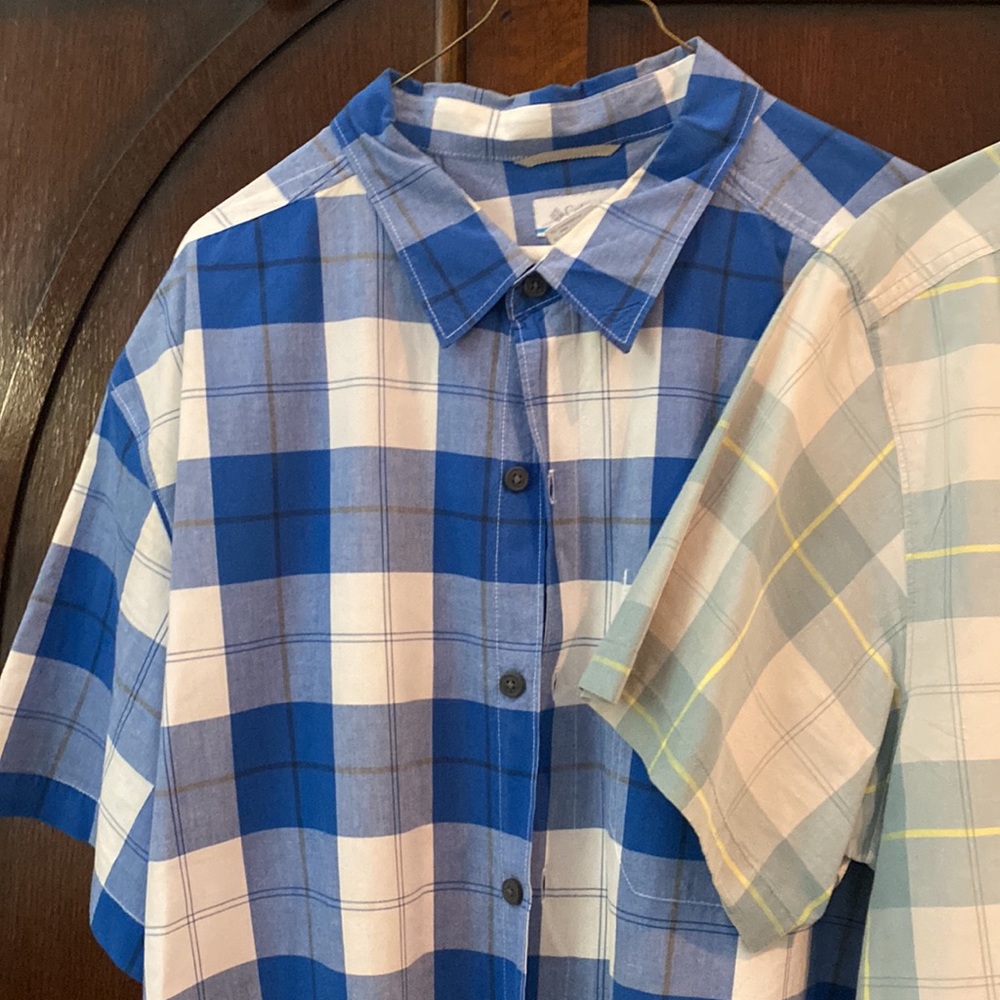 2 Columbia short sleeve shirts - Picture 3 of 4